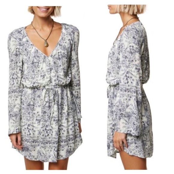 white long sleeve flare dress